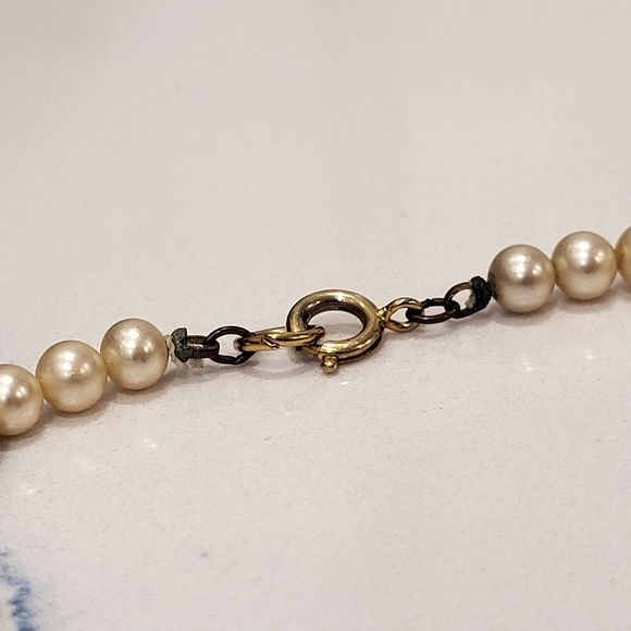 Vintage Pearl Necklace - Picture 6 of 12